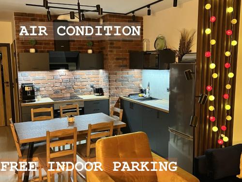 Warsaw Downtown View 3 ROOMS 60m2+ FREE GARAGE 2km Old Town Metro 9min tram, Warsaw
