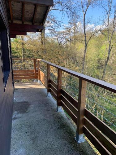 Gîtes Douillets : Chalet sur Pilotis (Gites Douillets : Chalet sur Pilotis) in Mesnil Saint Blaise