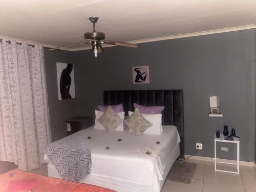 Exterior view of Warmbaths Thai Spa and Guest House