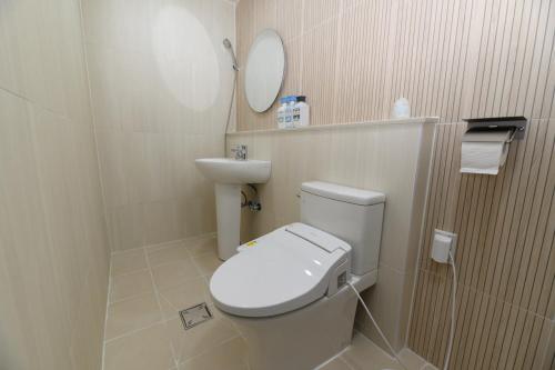 Standard Single Room with Shower image 1