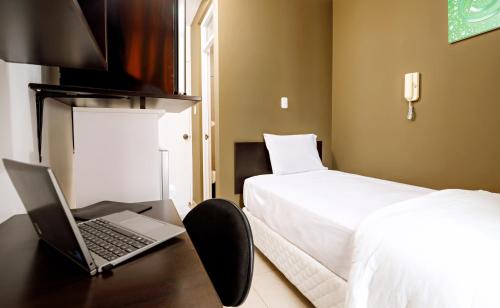 1 twin bed