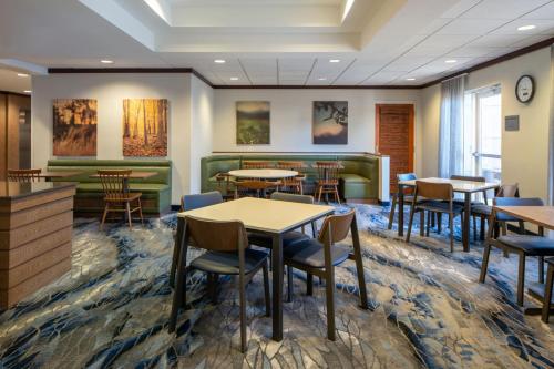 Fairfield Inn & Suites Fort Walton Beach-Eglin AFB - image 6