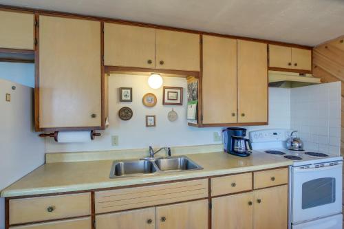Waterfront Baileys Harbor Studio on Lake Michigan! - image 13