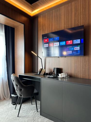 450919524 Hotel Macedonia Square