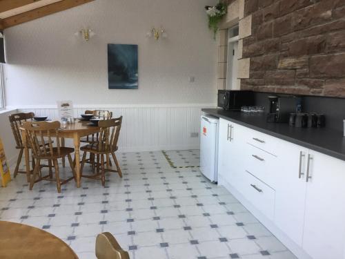 Iekārtas, Glenshee Guest House in Golspija