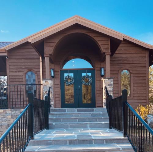 Mountain Valley Revival - Brand New Renovations, Close To Town, Panoramic Mountain Views!! cabin in Pigeon Forge, USA