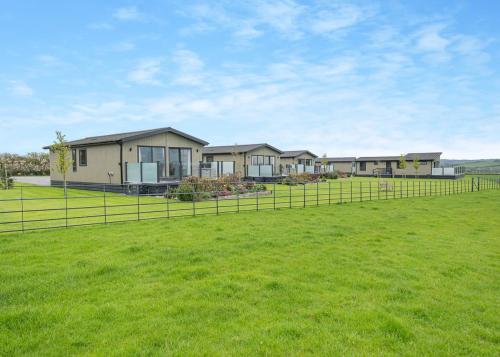 Midsomer Lodges