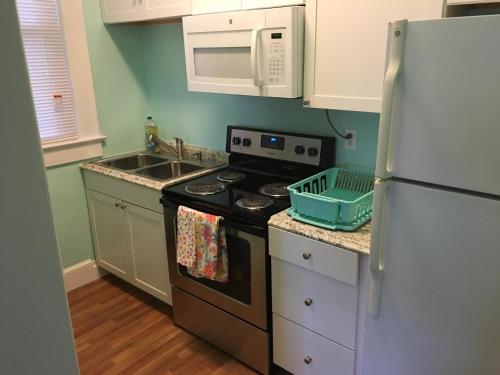Cozy Bay View OceanSide cottage in Willoughby Beach, USA