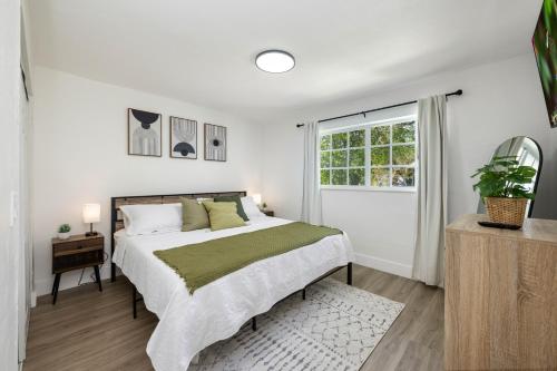 3 BR Smart home, close to airport, Fast WiFi, Patio, Grill & Free private parking in Hialeah (Florida)