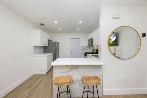 3 BR Smart home, close to airport, Fast WiFi, Patio, Grill & Free private parking in Hialeah (Florida)