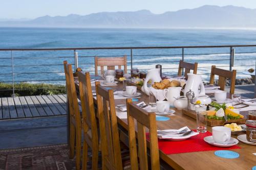Restaurant, Whalesong Lodge in De Kelders