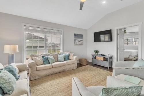 Windsical Escape home in Crystal Beach, USA
