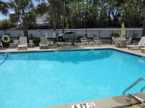 Charleston Grand Hotel - image 9