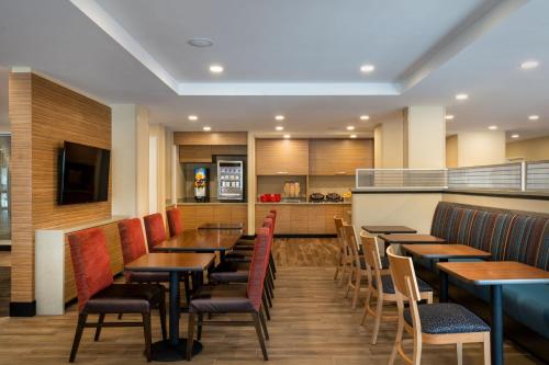 TownePlace Suites By Marriott Venice - main image