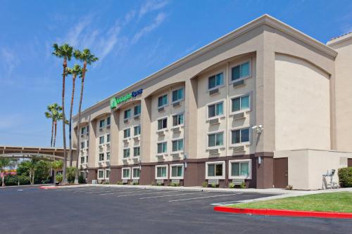 Holiday Inn Express Colton, an IHG Hotel