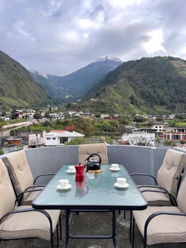 Penthouse w/rooftop terrace - volcano view