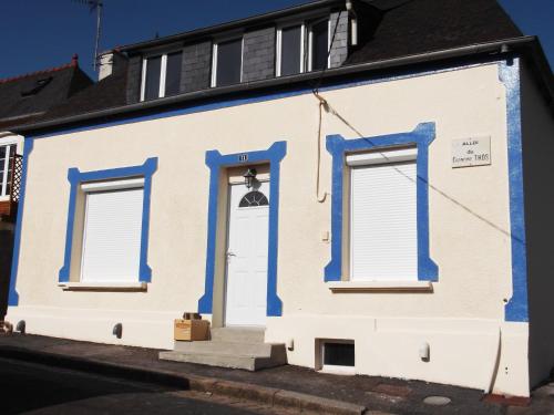 ทางเข้า, Les Gites Bleus de Lannion - avec cuisine- in ลันนิยง