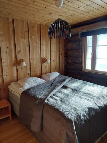Lomaruka, Ruka (fotografie 7)
