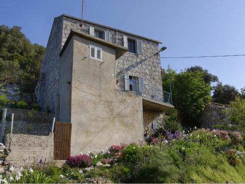  Apartment Cacini Dvori in Lastovo