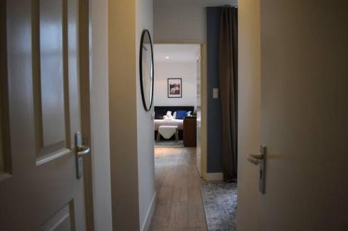 Rembrandtplein Apartments - image 6