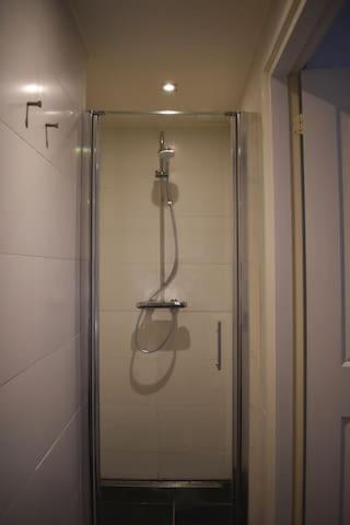 Apartment image 3
