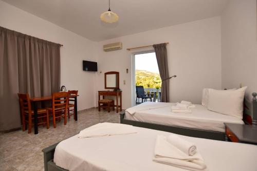 KOYNTOYRA ROOMS in Pelekanos