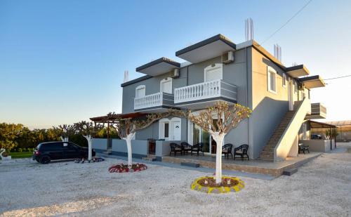 KOYNTOYRA ROOMS in Pelekanos