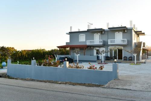 KOYNTOYRA ROOMS in Pelekanos