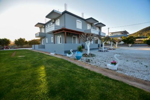 KOYNTOYRA ROOMS in Pelekanos