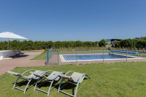 VILLA SOBRAL - Moradia com piscina aquecida para 10 a 12 min de Armação