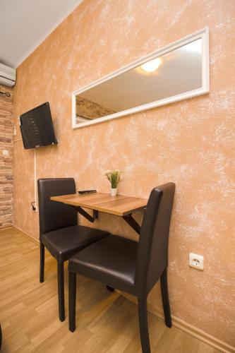 Studio Apartment image 4