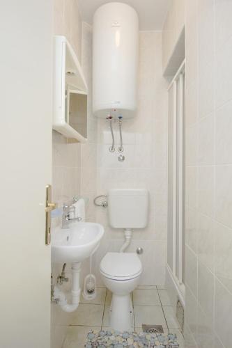 Studio Apartment image 2