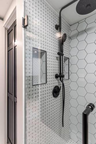 Luxurious and Cozy Cabin in a Rural Setting #16 in Peterborough (NH)