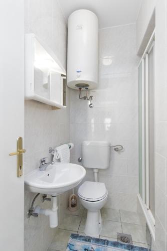 Deluxe Apartment image 2