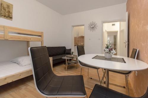 Deluxe Apartment image 6
