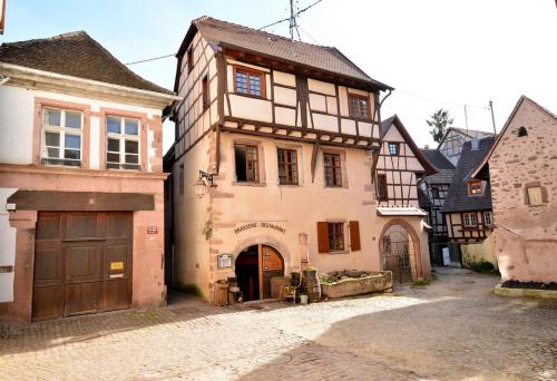 Three-Bedroom Apartment LE SCHOENENBOURG