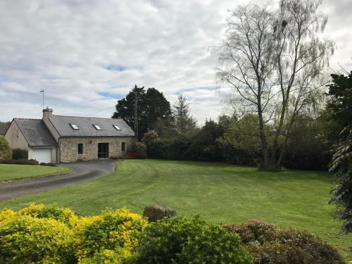 Maison Ti Ar Roz à la Campagne et proche de la Mer