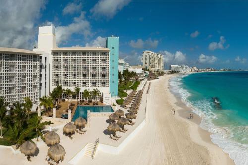 Exterior view, The Westin Resort & Spa, Cancun in Cancun
