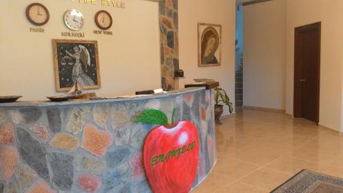 Front desk [24-hour]