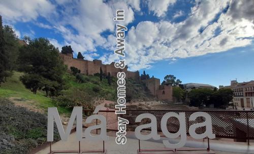 Stay Home & Away in the Heart of Historical Town - Apartment - Málaga