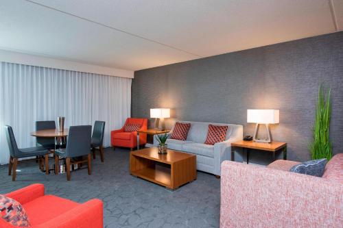 Delta Hotels by Marriott Grand Rapids Airport