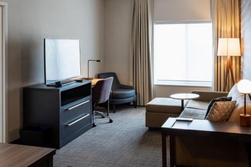 One-Bedroom Suite with Two Queen Beds and Sofa Bed