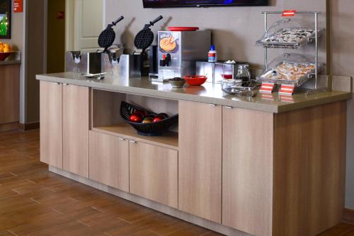 TownePlace Suites by Marriott Houston Galleria Area - image 12