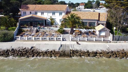 ทัศนียภาพภายนอกโรงแรม, Hotel L'Albatros in แซงต์ โทรจัน เลส แบงส์