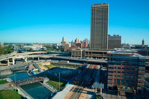 Buffalo Marriott at LECOM HARBORCENTER