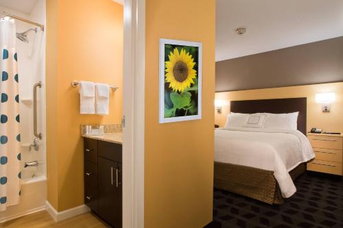 TownePlace Suites by Marriott Dodge City - image 6