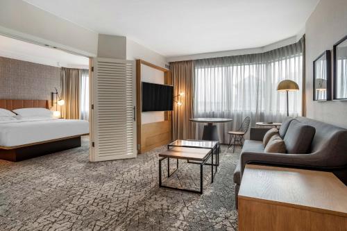 Suite, 1 King, Sofa bed
