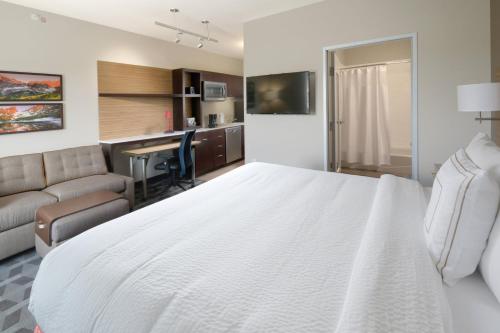 Guestroom, TownePlace Suites Denver South/Lone Tree in Lone Tree (CO)