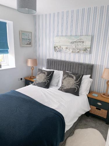 Plain Sailing 2 min walk to the harbour amazing location - Apartment - Brixham