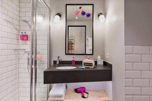 Moxy Munich Ostbahnhof - image 8